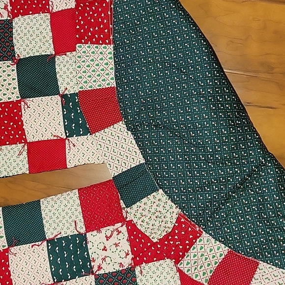 38"rnd 22" Sq 2- Christmas Tree Skirts Patchwork Hand stitched Tied adorable - Picture 5 of 9